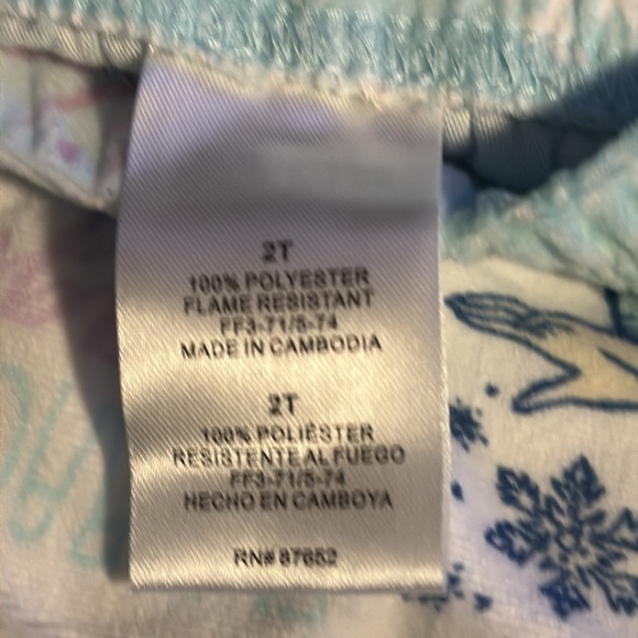 Kids- Disney fleece pajama set w/ Frozen characters Elsa and Anna on the front - Picture 5 of 5